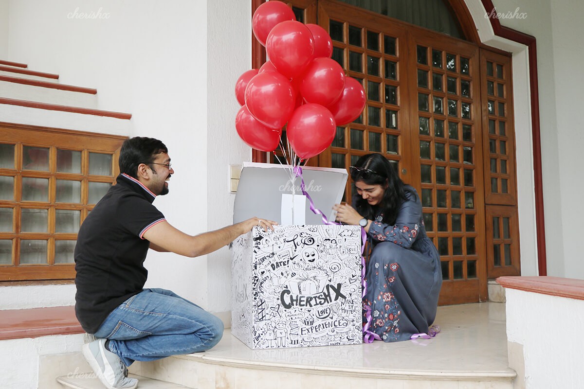 10 Helium Balloons in a Big Box for Surprising Someone