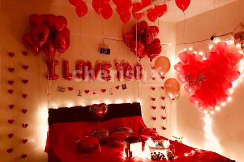 Book a Romantic Decor to surprise the love of your life.