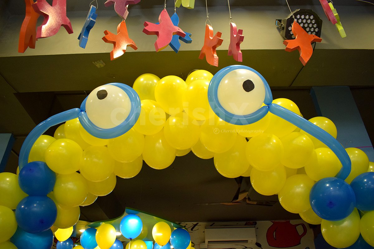 Blue and Yellow colors for Minion Theme Birthday Party