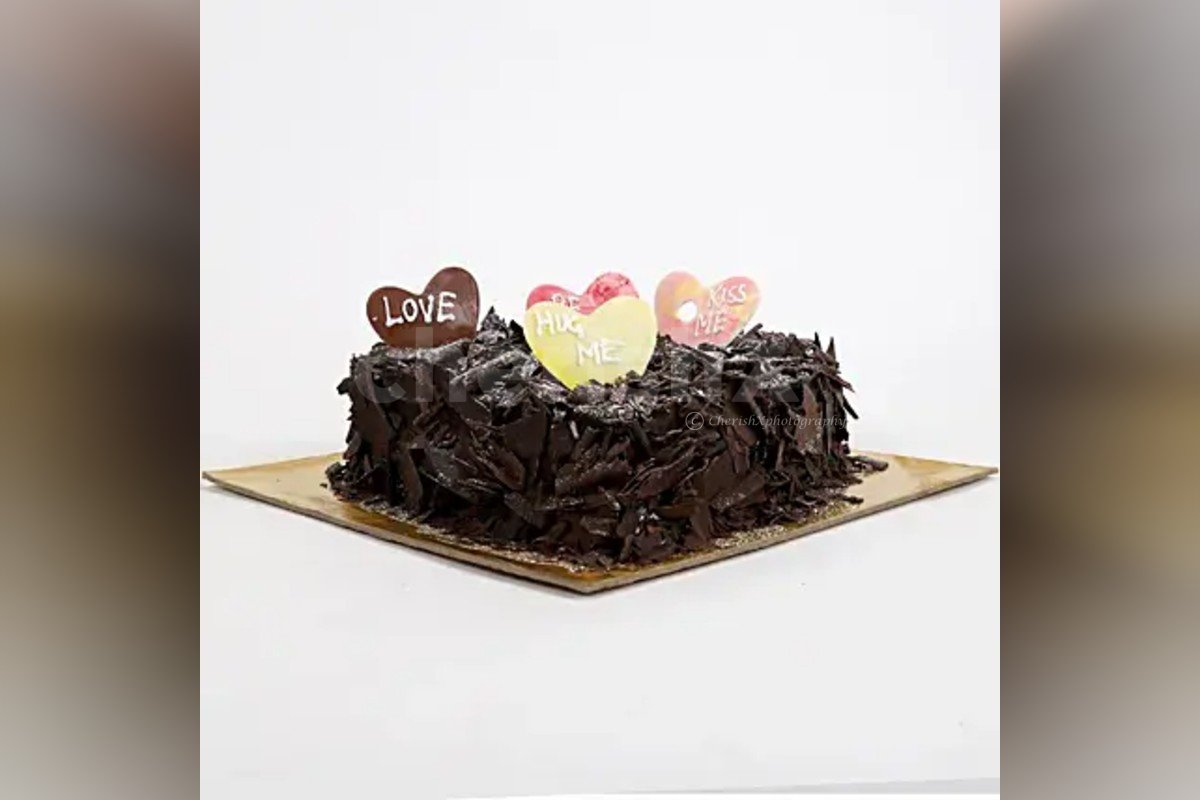 500 gms special heart chocolate cake