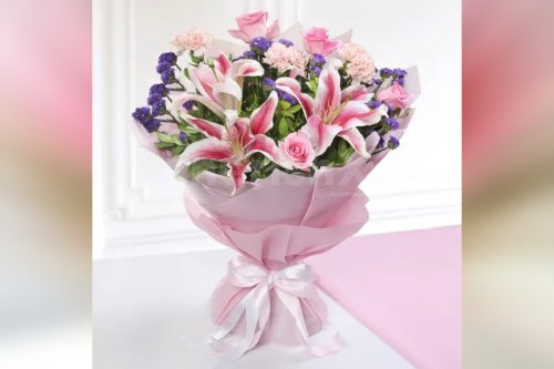 9 Mixed Pink Flowers Bouquet (Lilies, Roses, Carnations)