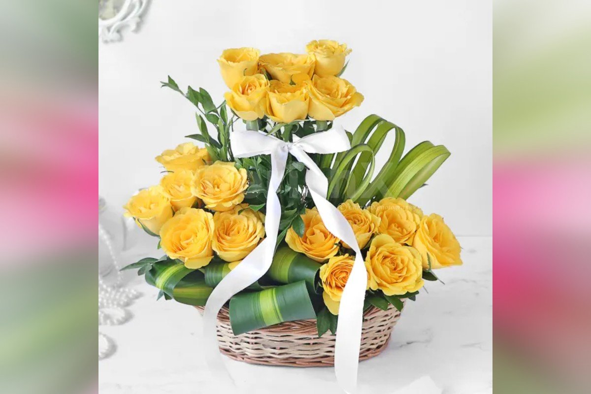 Beautiful 20 Yellow roses arrangement  by cherishx