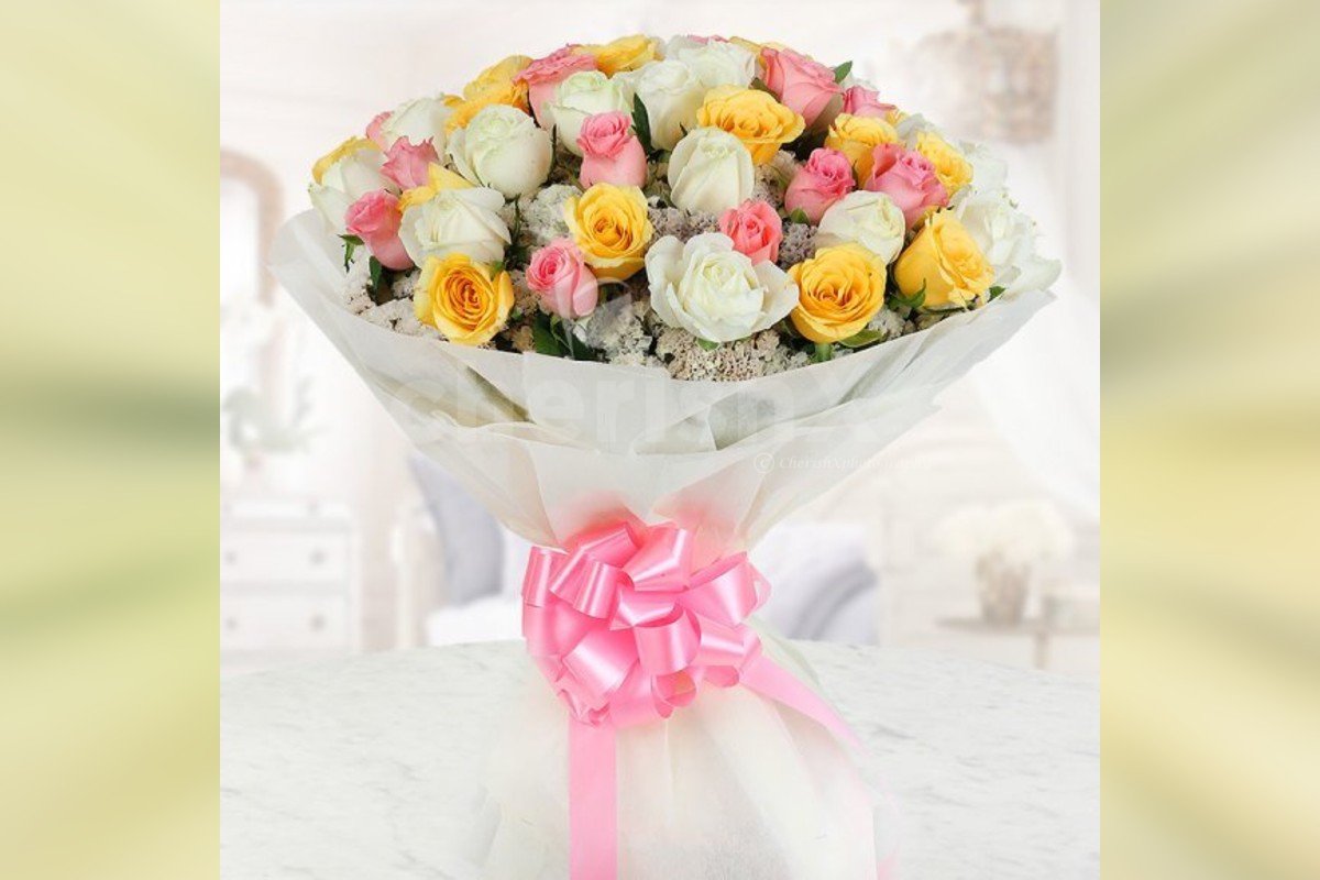 50 mixed roses blooming bouquet