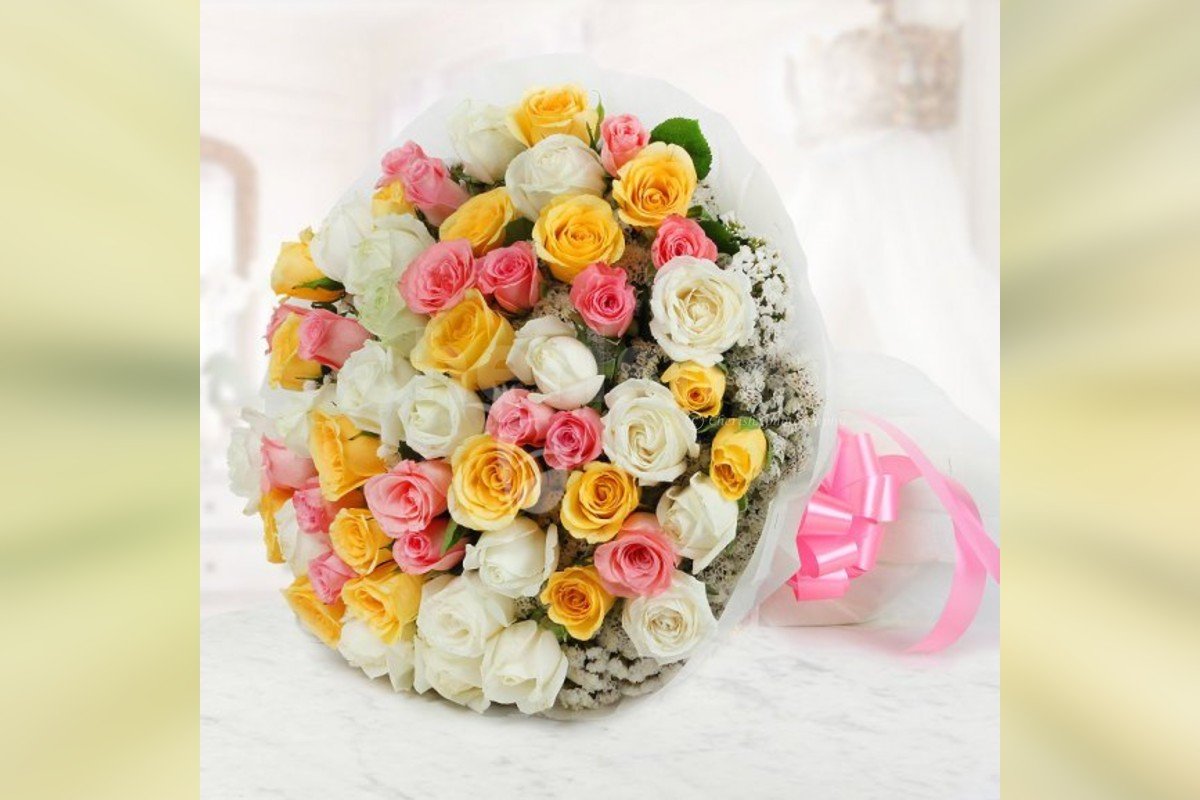 50 mixed roses blooming bouquet online delivery