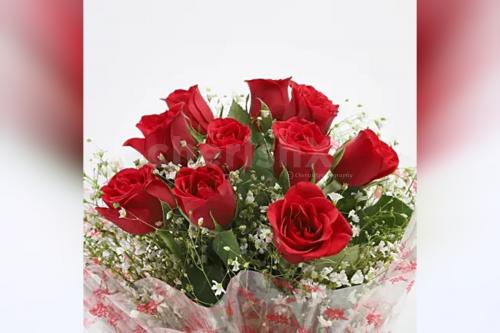 12 red rose bouquet with heart shape red velvet cake home delivery