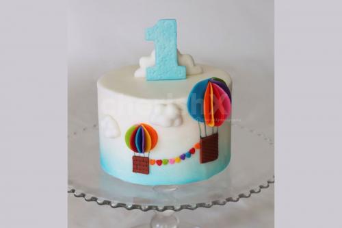 Hot air balloon theme designer cake