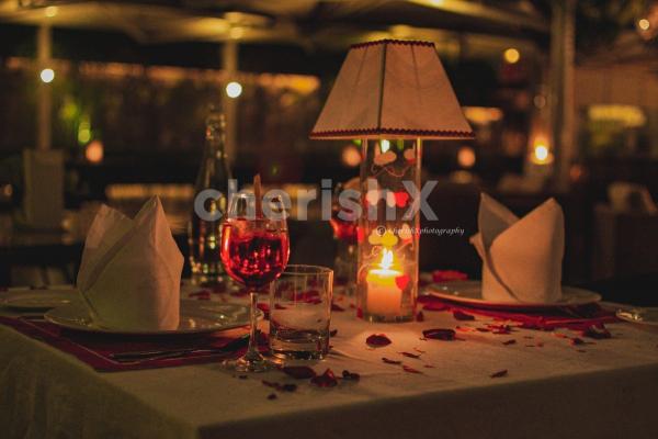 Romantic outdoor dinner at Lalit, CP