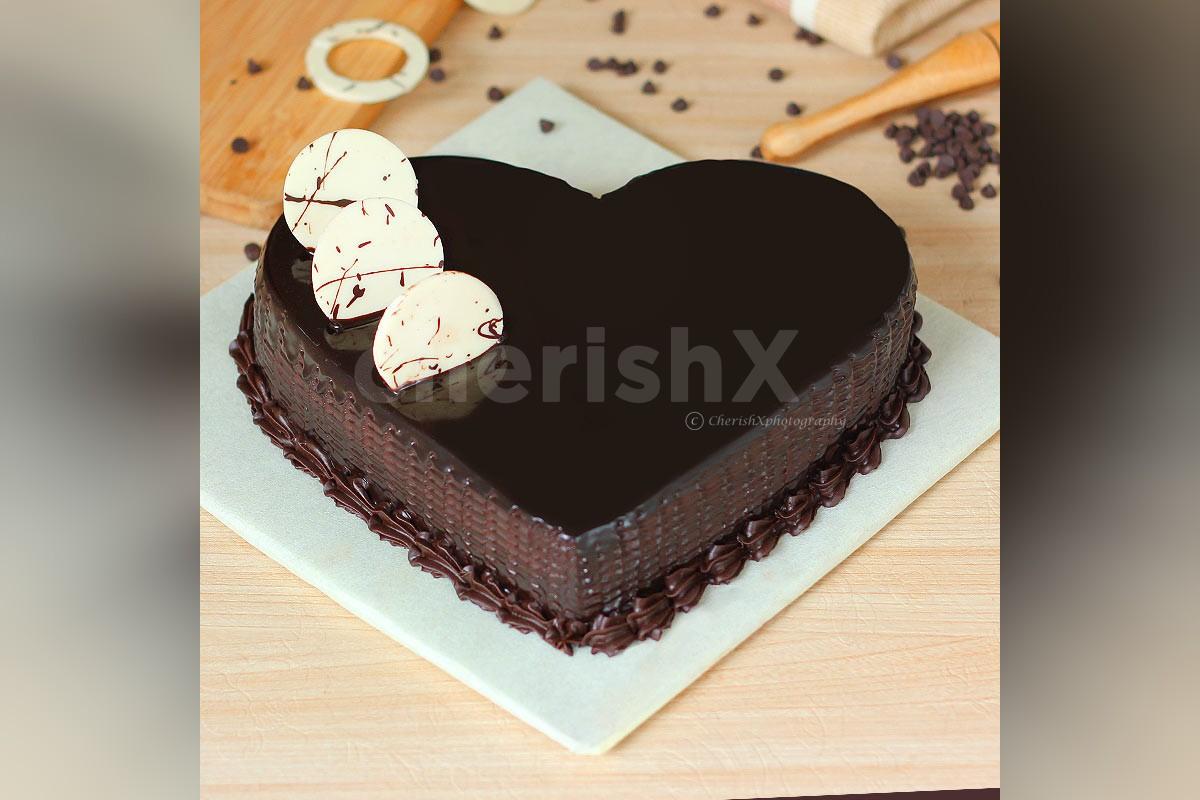 Radisson Salem - Kit Kat Cake ! Celebrate your birthday... | Facebook