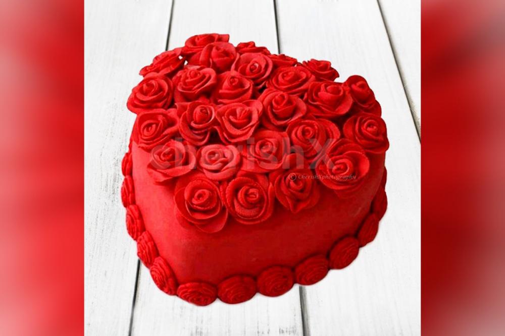 Buy Heart Shaped Choco Pinata Cake-Chocolicious Pinata Cake-cacanhphuclong.com.vn