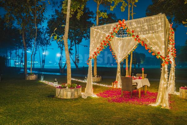 Surprise your partner with an amazing proposal followed by a delicious dinner in delhi ncr