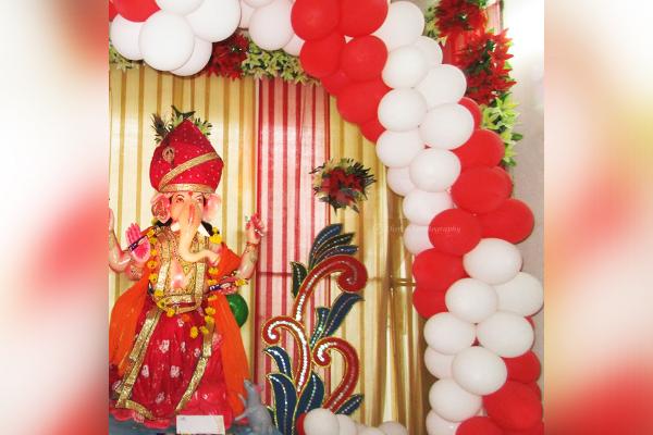 CherishX's White and Red Ganesh Chaturthi Balloon Decoration