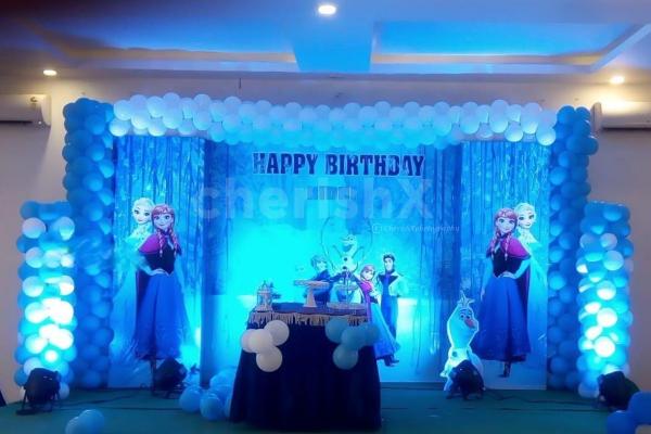 Make your baby girl's birthday grand with CherishX's Frozen themed decoration!