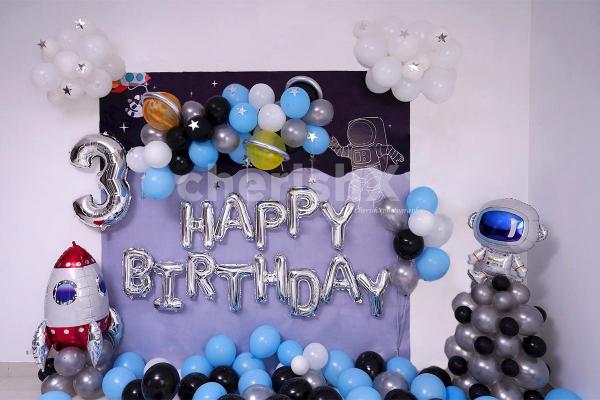 Surprise your kid  with this Dreamy Space Themed Kids Birthday Decor