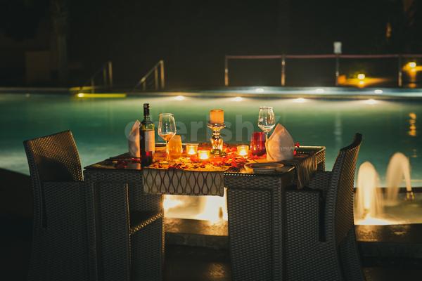 A Poolside Dining Experience at the Luxurious Umrao in Delhi.