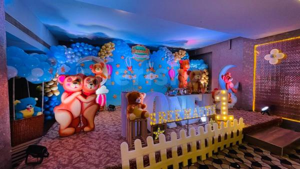 Call out your friends and family for a Grand Celebration by having CherishX's Hot Air and Teddy Bear Theme Decoration!