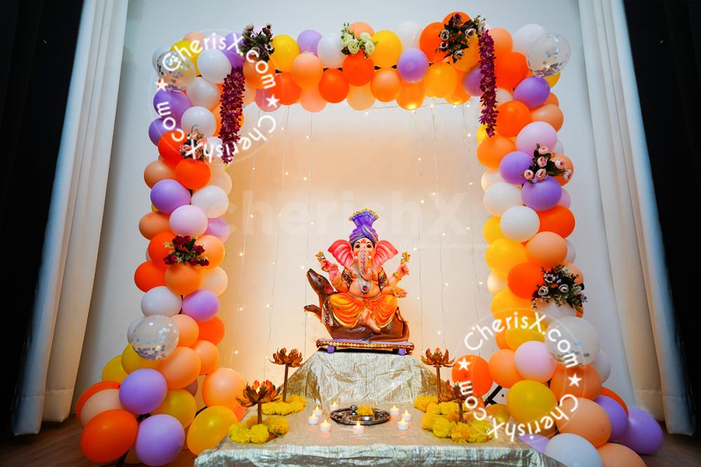 Ganpati Idol Decoration with LED Lights & Balloon Frame