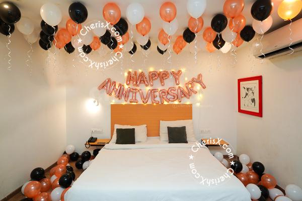 Celebrating your 1st, 25th, or 50th anniversary with your loved soul mate? Have you thought about the sparkling rose gold anniversary theme décor