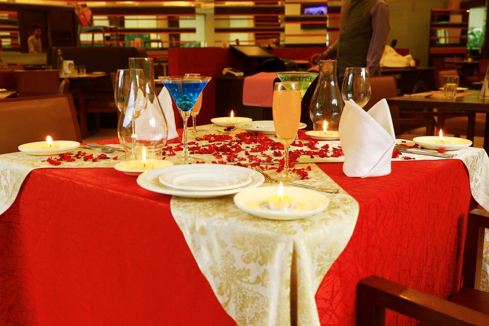 If you can take your partner out on a date, bring the date to at Fortune Select Trinity for an exceptional Indoor candlelight dining experience!