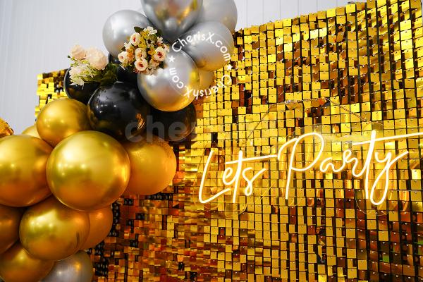 Have a fantastic celebration with the golden balloons of this wonderful decor.