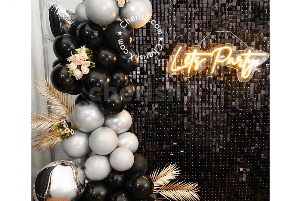 There is no age limit for some shimmery fun!
The black Sequin backdrop makes the perfect background for aesthetic pictures.