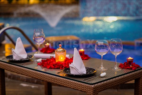 Relish the taste of the best desserts and cakes offered for your romantic night