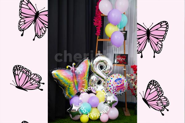 The brightly coloured balloons make the bouquet an eye-catching display