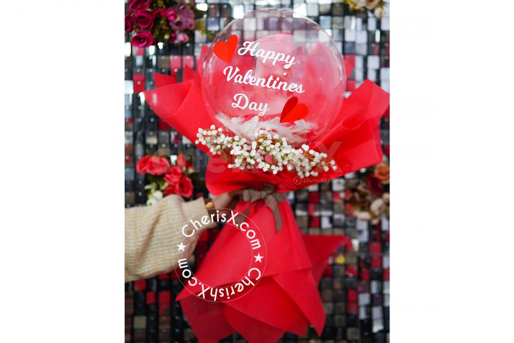 Get a fulfilling gift with this special flower and balloon bouquet