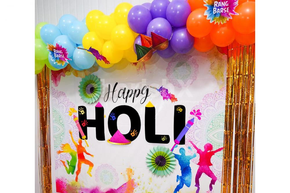 The Golden Frill curtains add the special Holi Sparkle to your party.