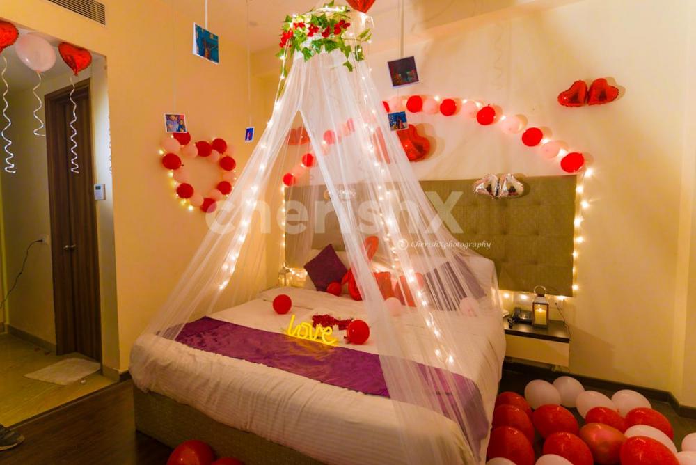 Surprise your partner with this Loving First Night Red Balloon Room Decoration.