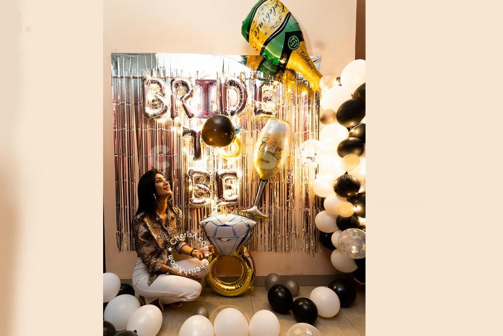 Add a Bridal Shower decor and surprise the bride-to-be!