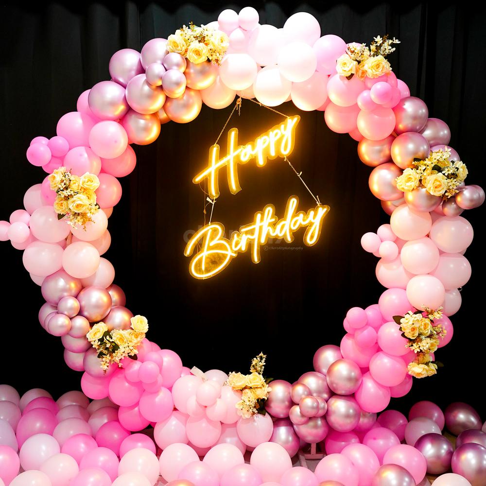 These pink & golden balloons will glam your party look