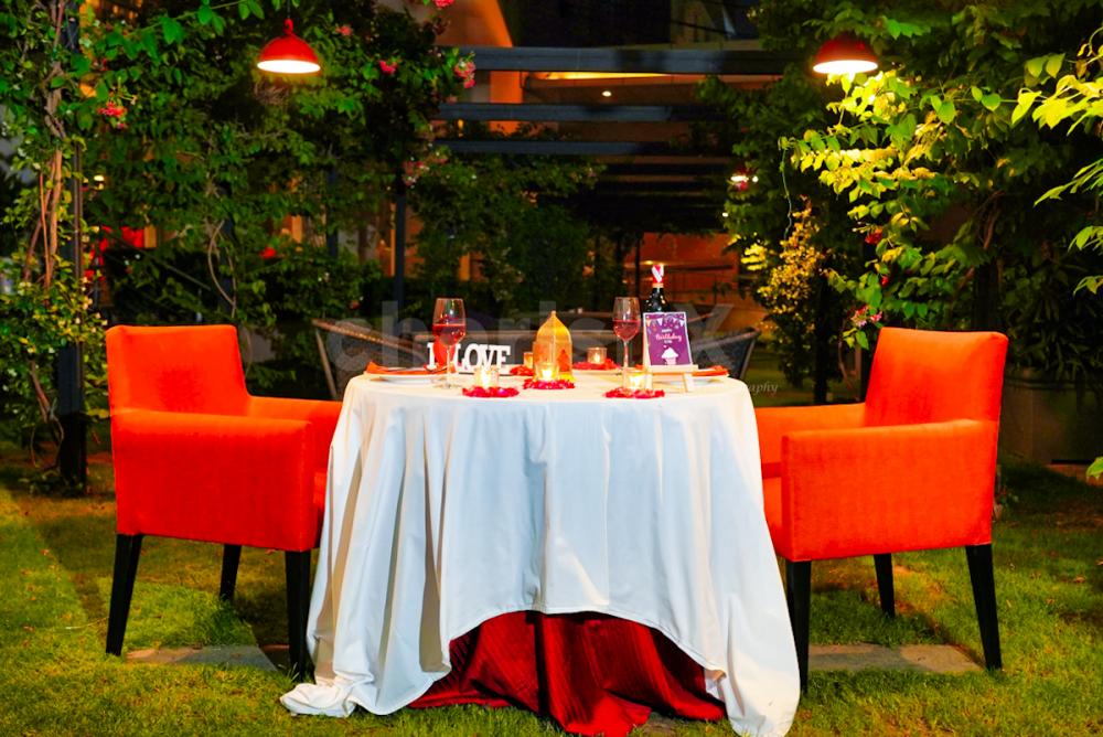 Outdoor Candlelight Dinner Setup at The Hyatt Place, Udyog Vihar, Gurgaon