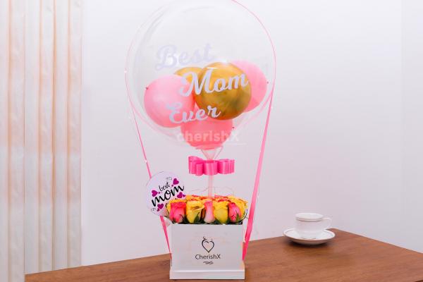 Brighten up your Mother's Day with a loving Mother's Day Gift - A Balloon Bucket with Flowers for your mum, grandma or aunt.