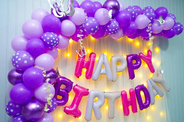 Adorn your space with a delightful combination of purple-hued balloons, exuding a sense of sophistication and allure that will leave everyone in awe.