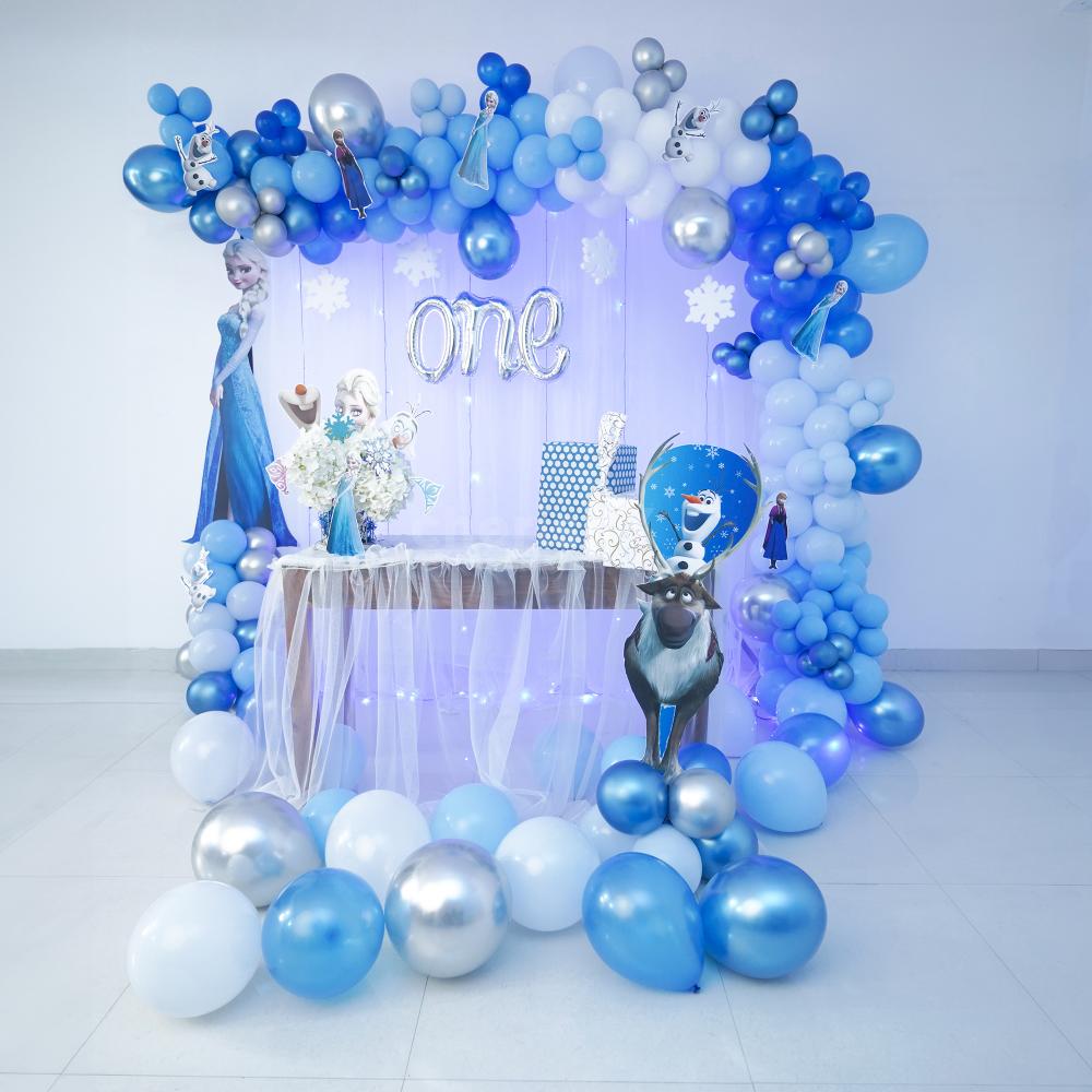 Book this wonderful Frozen Themed Decoration for your kid's birthday.