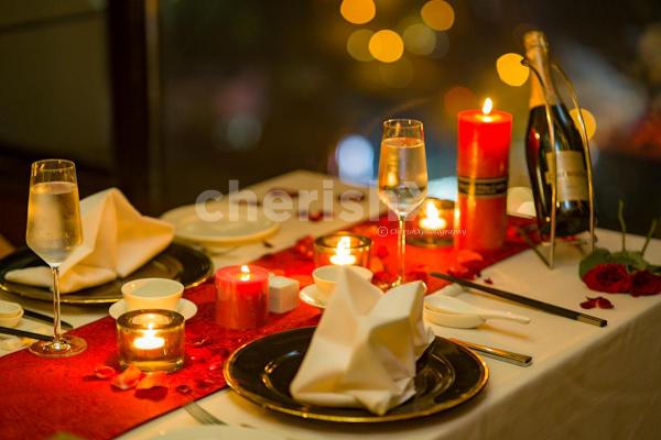 An Evening of Romance comes with Live Music and Exquisite Meal.