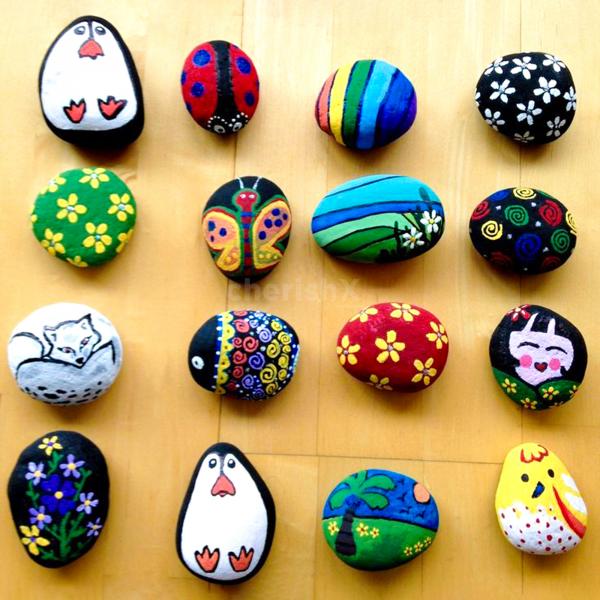 Watch as kids immerse themselves in the Pebble Stone Painting Activity, turning ordinary stones into colourful works of art.