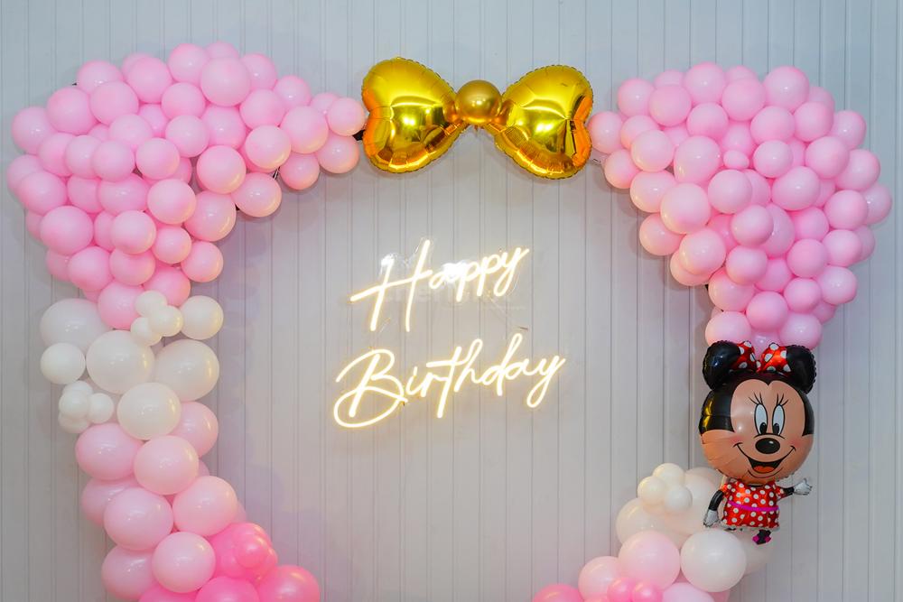 pink pastel balloons will light up the party!