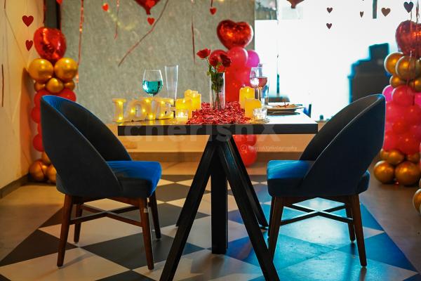 Indulge in romantic dining that ignites passion and delight your taste buds at Empress Delhi.