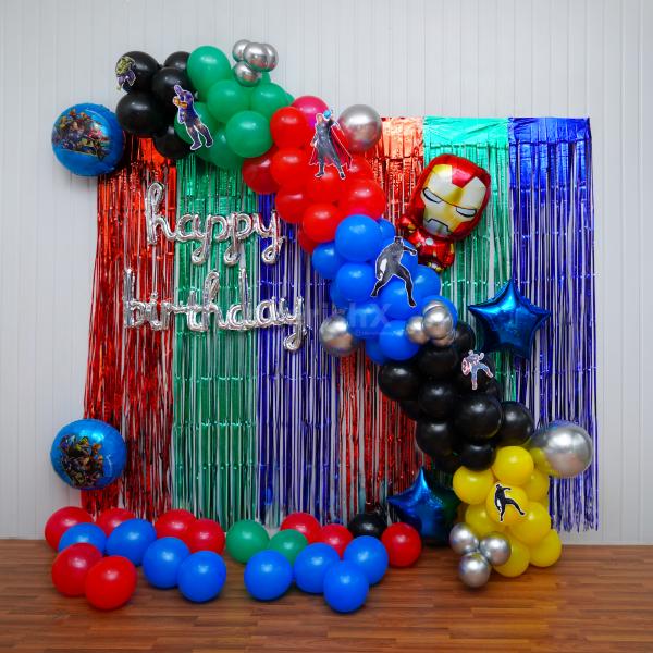 Dive into the Avenger Heroic Birthday Decoration with a Dynamic Balloon Arch.