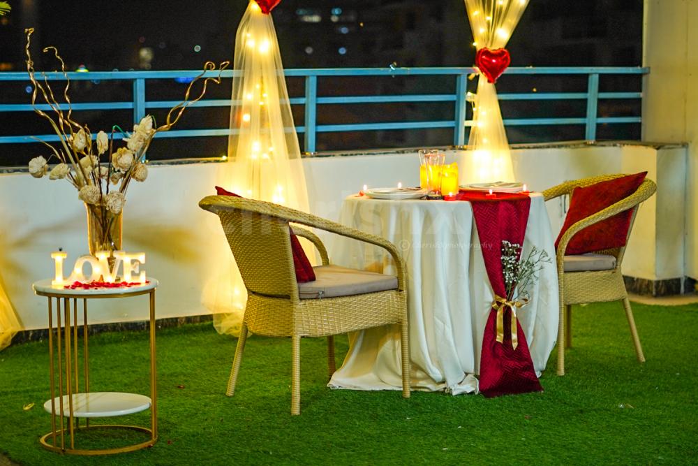 Our open-air setup and twinkling lights set the space for an enchanting dinner, making memories to cherish.