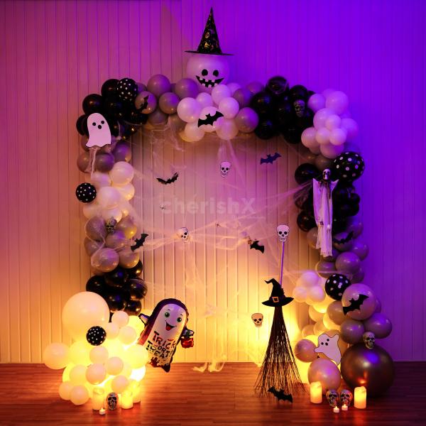 From spooky balloons to eerie spider webs, this Halloween decor has it all.