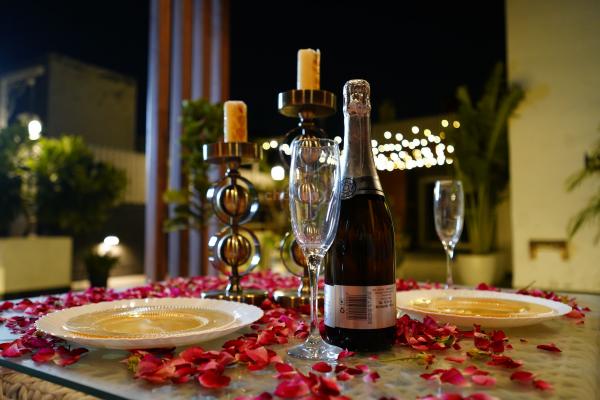 Create lasting memories with warm music, exquisite decorations, and an intimate rooftop setting.