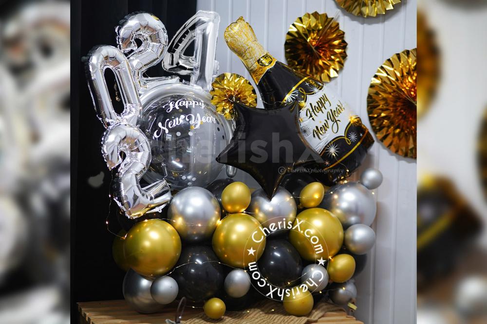2024 is here and is our beautiful New Year balloon bouquet