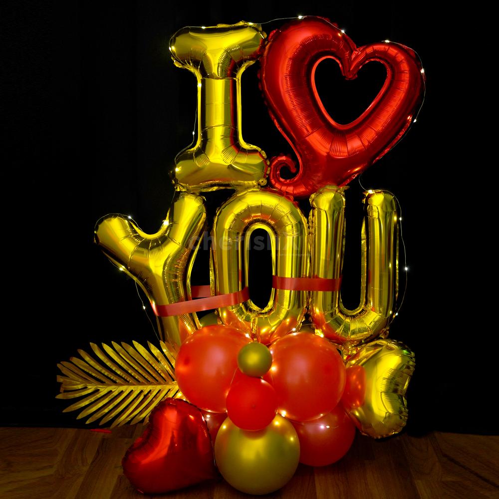Red and Golden Heart Foil Balloons Featured in Romantic Bouquet