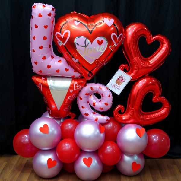 Heartfelt Love Foil Balloon in Valentine's Special Bouquet