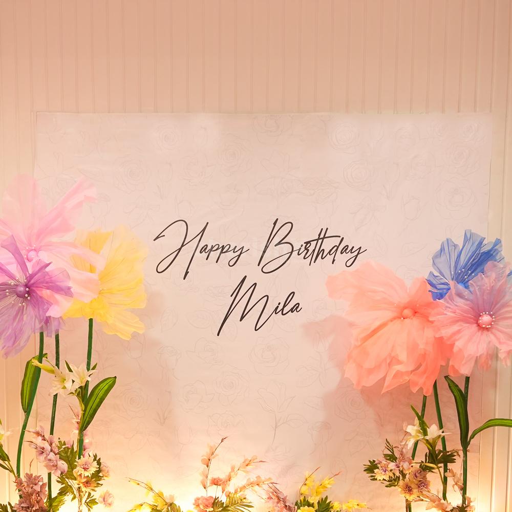 Elegance blooms with our sophisticated floral birthday decor